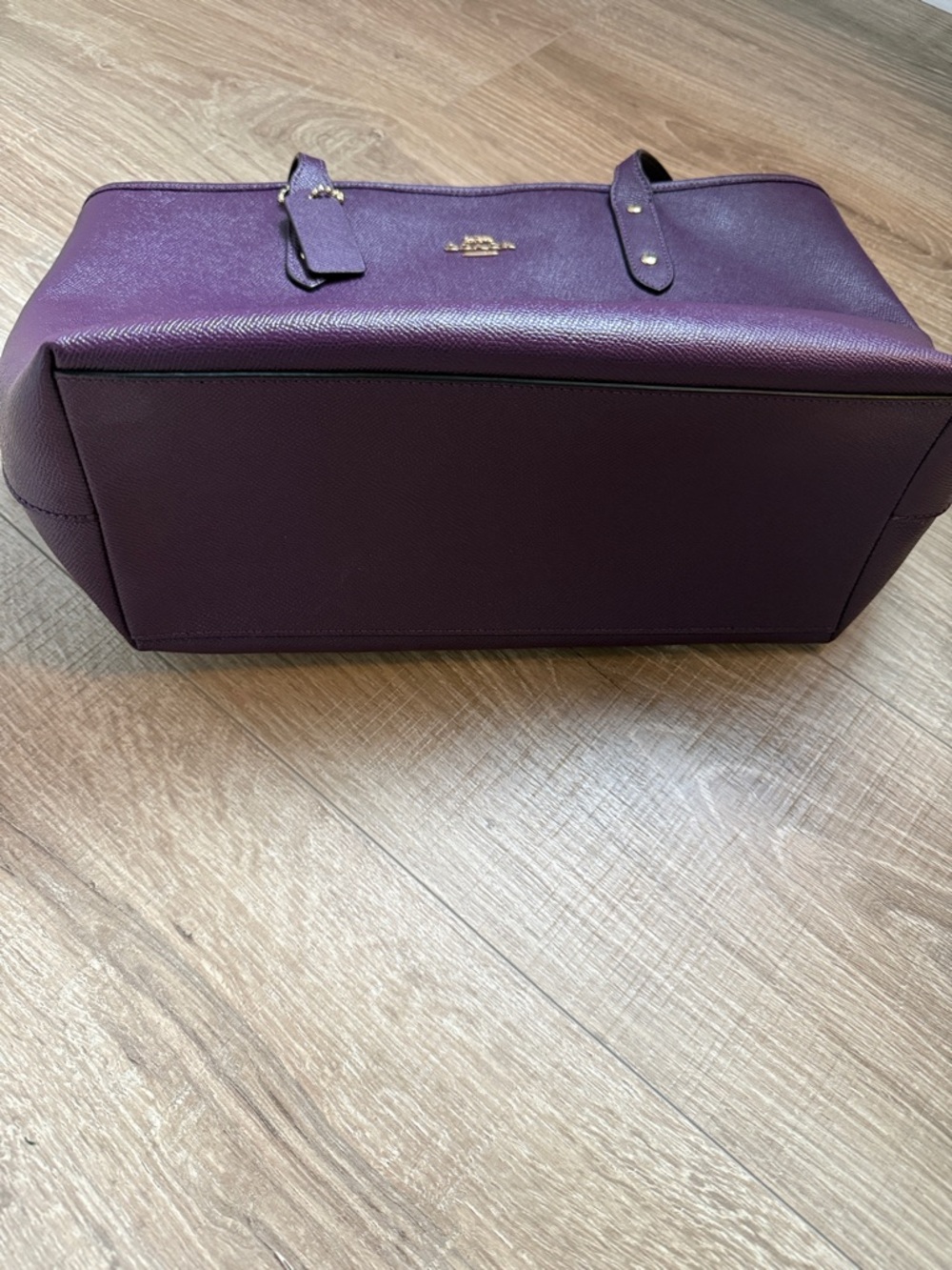 COACH Plum Leather Town Tote with Gold Hardware and Logo - Picture 4 of 7